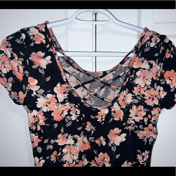 Black and pink/ orange floral top - Picture 3 of 3
